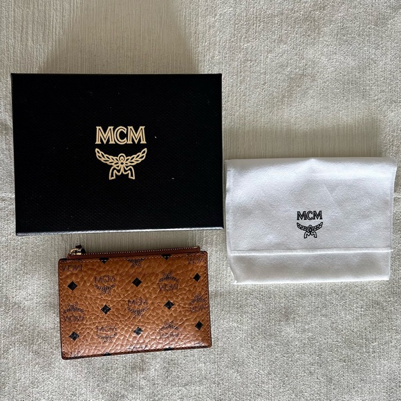 MCM Visetos Key Pouch - Picture 11 of 11